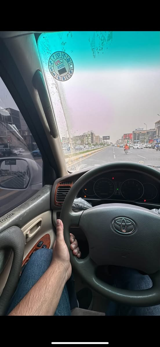 � للبيع تويوتا لاند كروز GXR موديل 2004
مكان السيارة بصرة
موديل: 2004
الفئة: GXR
محرك 6 سلندر 4.5 لتر بنزين
قير أوتوماتيك
دبل ثقيل وخفيف
دفلوك
فتحة سقف
ثلاجة
مكيف 3 قطع أمامي وخلفي وسط
مرايا كهربائية
زجاج كهربائي
هوك بلادي
داخلية نظيفة
بيها قطعتين صبغ فقط
الشاصي سليم
ماشيه 225 
عليها رنك اصلي
وعليها تايرات تايلندي تصنيعه2025

📞 للتواصل: (***********
