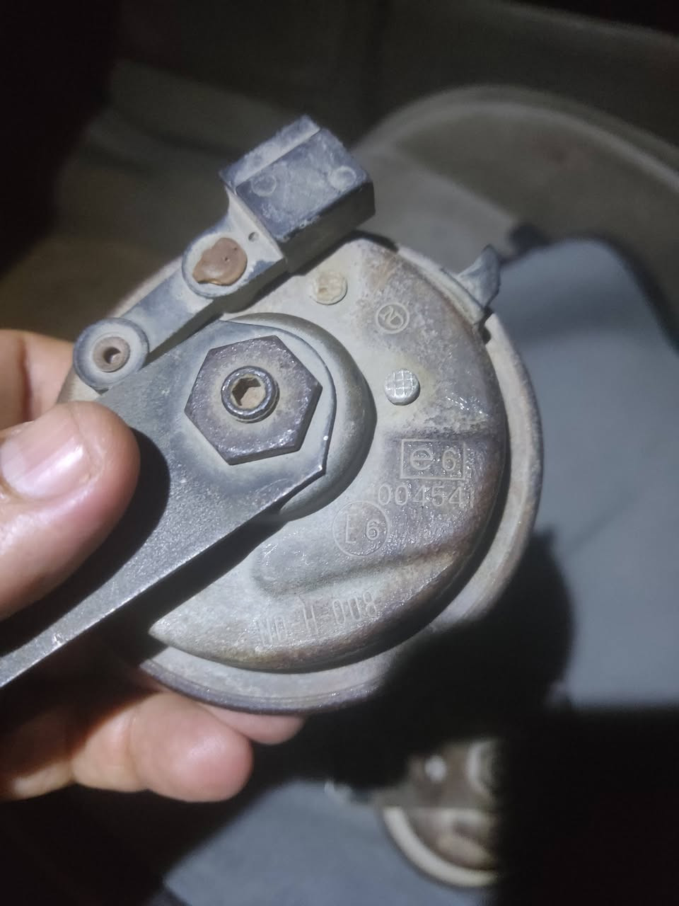 سلام عليكم شباب فيشه سوده البيع 160قفل من الخير شرط بلادي ***********
