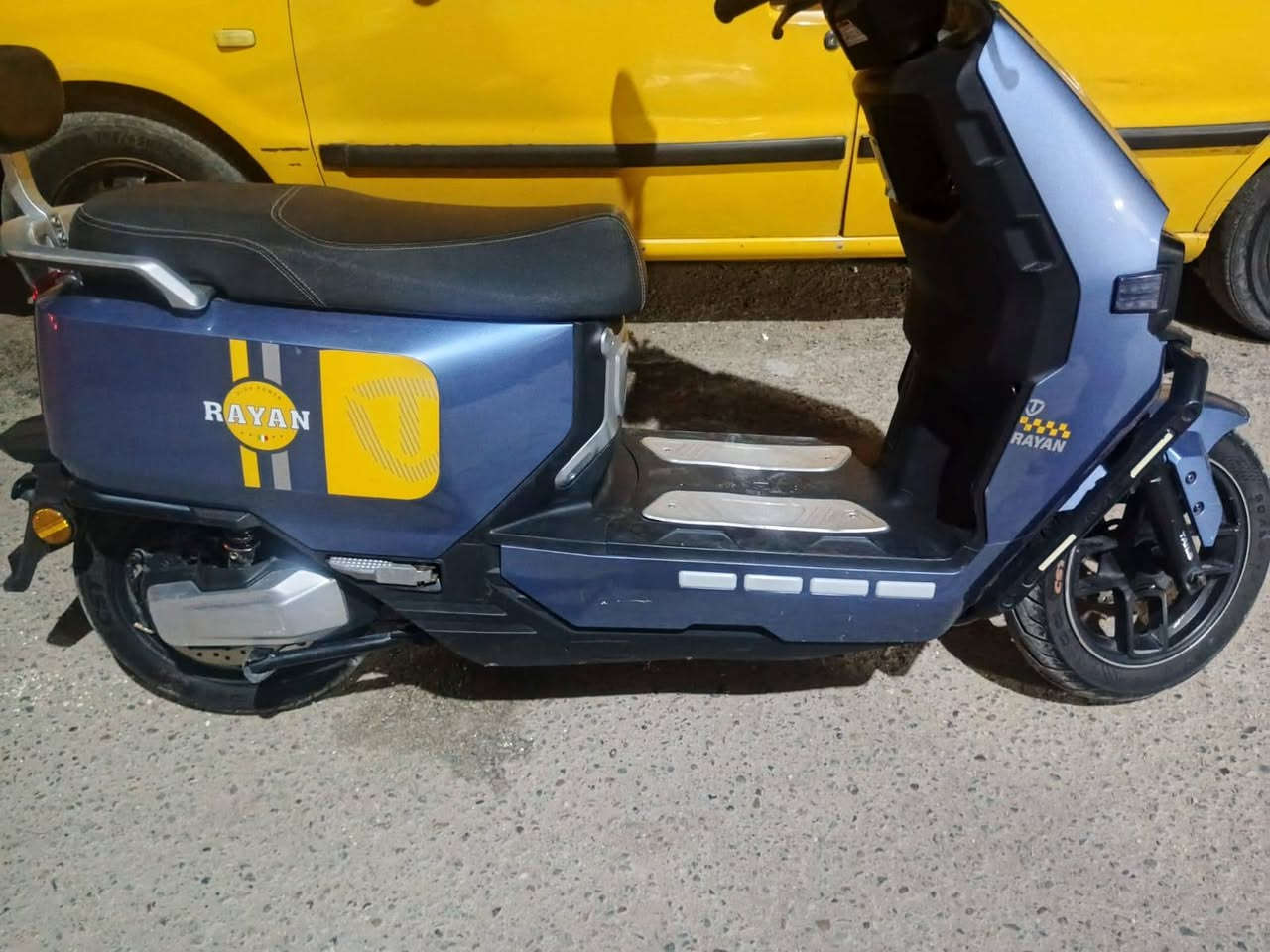 السلام عليكم دراجة شحن الريان اي نقص مابيه نضيفه بغداد العبيدي السعر ٩٥٠ رقم ***********
