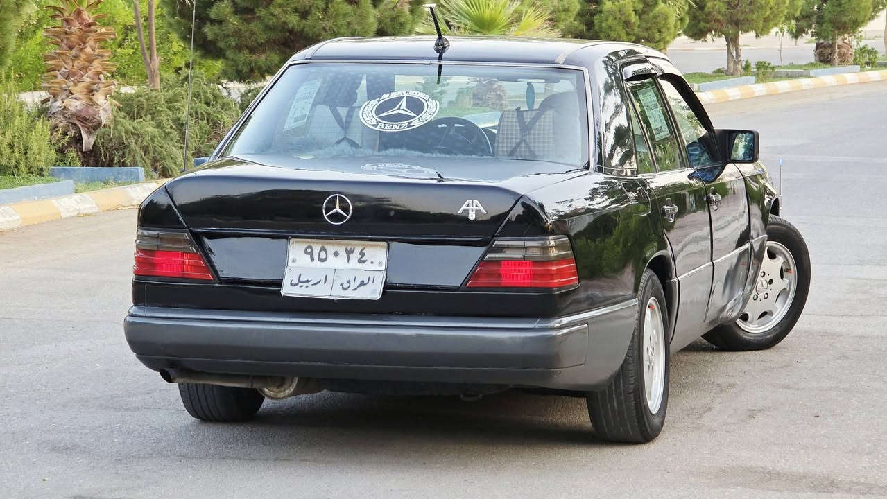 سلام عليكم للبيع فقط
***********
من رخصه الادمنيه المحترمين 
مارسيدس دب موديل 90 رقم اربيل    محور كير ومحرك بطه سته سلندر ديلكو  حجم (2500) مصبوغه حزام  لجماليه سياره بأسمنه شرط التحويل او وكاله 
التفاصيل / 
كيرو محرك شرط لاصرف وصوت وبخار 
تبريد ثلج 
كوشنات مخمل 
سلايت 
صدر امامي خلفي جديد 
تخم تايرات جديد 
باتري جديد 
اي بي اس 
قفل مركزي 
دواخل صاج  
قواعد دبلات مكفولات مع شاصي
جام كهرباء 
كهربائيات كلهه شغاله بدون نقص واعتذر ماجاوب التعليقات لان ممتواجد علنت الشراي يتصل ويدلل مكان السياره خانقين 
سعرهه ....،،48 بلاش بلاش
