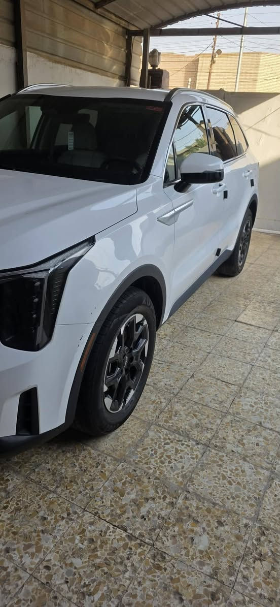 السلام عليكم 

كيا سورنتو 2025 امريكي  الشكل الجديد 
الرقم بغداد مميز بسمي الدولي 

مكفوله من الصبغ والتبديل حادث سيارة تقرير مياه امطار

رقم شاصي موجود بالمنشور

محرك 4 سلندر حجم 2500 

7 راكب وتبريد 3 قطع 

داخل ابيض 

بصمه تشغيل  

كرس سايق  الاماميه  كهرباء 

شاشه اصليه  متصله نفكيشن 

حساس امامي وخلفي 

لد نهاري وبك لايت لد 

لايت 4 عدسات زينون 

شاحن مبايل 

هندبريك كهرباء / اوتو هولد 

صندوق عادي 

ترحيب عنده القتراب

السياره جديده وجاهزه من كلشي

سعرها225$ مع مجال بسيط

الاتصال ***********
