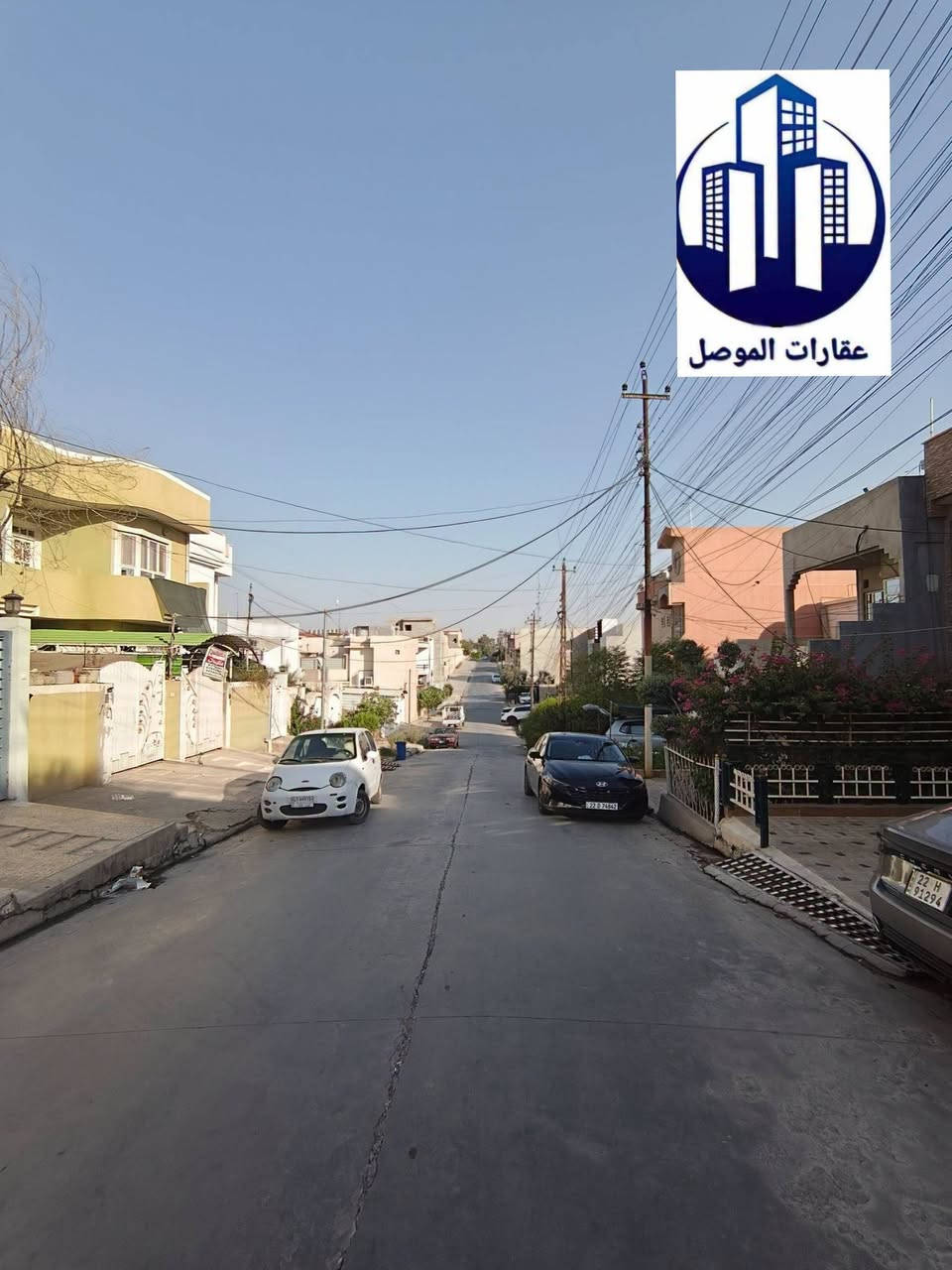 ___ عقارات الموصل الحدباء ___
                    💥🏠  دار للبيع🏠💥
 
🔴 مساحة الدار 150 متر
🔴 الواجة 6 متر 
🔴 موقع الدار حي الكندي الاولى 
🔴 موقع ممتاز جدا 
🔴 شارع  15 متر
🔴 اتجاه الشمس قبلة
🔴 بناء حديث طابقين :
 الطابق الارضي يحتوي على غرفتين نوم واستقبال ومطبخ ومشتملات 
 الطابق الثاني يحتوي على 3 غرف نوم ومطبخ ومشتملات 

   ///////////////////////////////////////////////
 لمعرفة السعر والتفاصيل يرجى زيارة المكتب او الاتصال على
 الرقم         ***********
 
💥 نستقبل جيمع طلباتكم وعروضاتكم....
