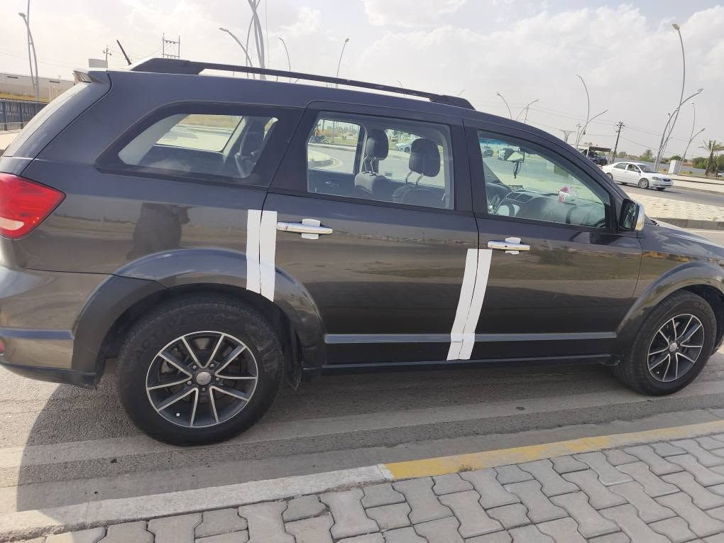 سلام عليكم 
دوج جورني موديل 2017 مواصفات sxt يعني فول بدون سلايد 
محرك 6سلندر 
7 راكب تبريد ثلاث مقاعد 
شرط كير ومحرك 
شرط تبريد 
رقم سليمانيه باسمي تحويل ثاني يوم 
سياره مال بيت 
بجم خلف كلها كبس ايرباكات كلها كبس دواخل مكفول 
بيها ضربه باب السايق وباب خلف سايق وجاملغ السايق مبدل 
سونار مرفق بل منشور مكاني كركوك بطاقه بانزين بيها سعرها 109 وبي مجال للاستفسار *********** وبي واتساب هم ومراوس حسب القناعه كركوك, العراق
