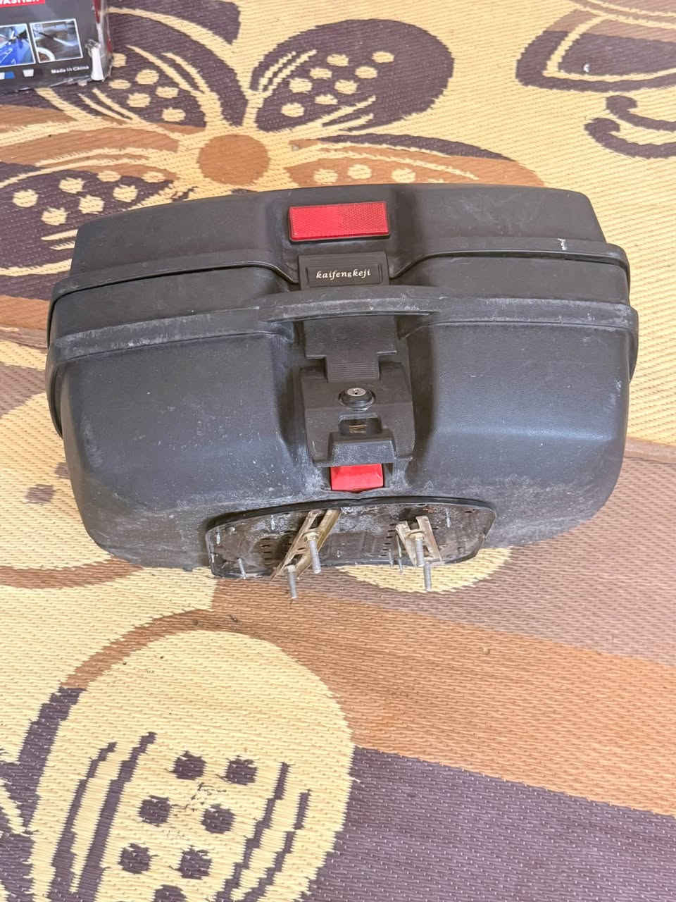جنطه اصليه حجم كبير 
وچاملع مال دايوان جبلي ابيعهن سوه 
سعرهن 50 الف 
عنواني ديالى قريب الغالبيه 
***********
