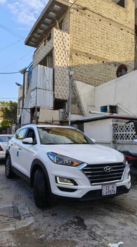 توكسان ٢٠ فول عدا البنراما ماشيه ٤٠ إخوان ليدور زيرو  هاي على أيدنه من...