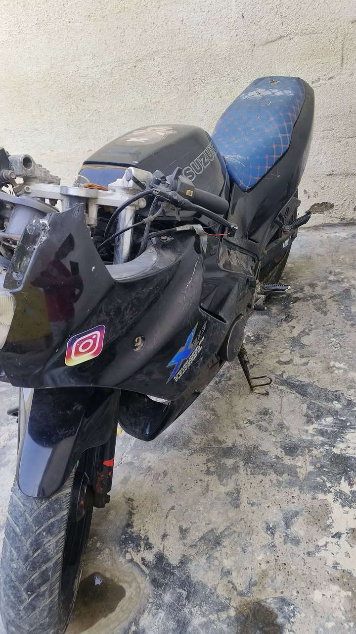 البيع ب 700 وبيها مجال شوفت عينك ما بيها شي بس كابريتر يرادلها تنظيف
مكانها تاجي سايد الواحد مال سبع البور

***********
