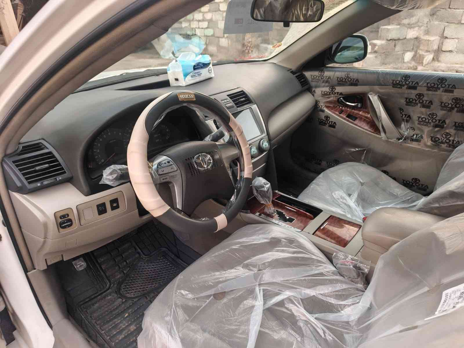كامري GLX • ٢٠٠٩ • بدون صبغ