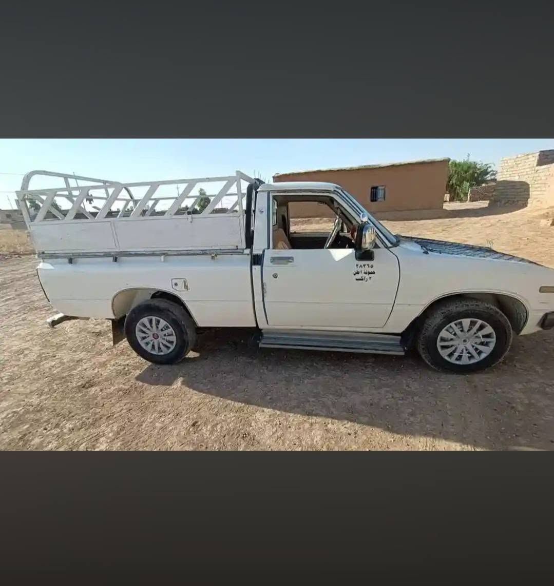 السلام عليكم بيكم للبيع موديل 80  رقم نينوه السياره حيل نضيفه وما متعوبه شرط التحويل ولشرعي موجود ول سعر 40 وبيه مجال  ***********
