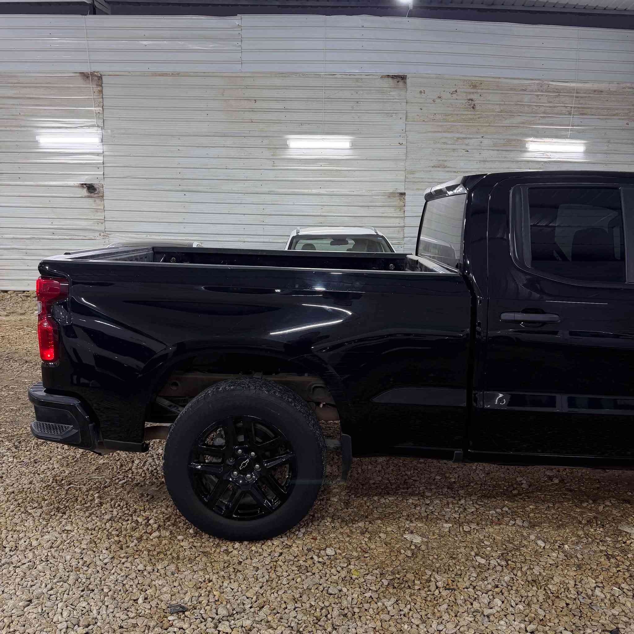 ⁨ ⁨ ⁨ ⁨ ⁨ CHEVROLET ( SILVERADO ) : النوع

المحرك : V4 - 4x2 - سنكل تيربو - 2700

الموديل : 2024 

اللون الخارجي : اسود 

اللون الداخلي : اسود 

الحالة : ( نصف جاملغ امامي جهة الأيمن + نصف بونيد جهة الأيمن) 

الوارد : أمريكي 

الگير : أوتوماتيك 

نوع الوقود : بنزين 

الممشى : 50,000

———————-( المواصفات )——————-

- بصمه

- گير تعليك 

- سايد بريك كهربائي

- باب الصندوق كهربائي

- مقاعد كهربائي

- مقاعد مخمل

- كاميرا خلفية

- تبريد خلفي

- رادار امامي

- تحديد مسار

- بدي طويل ، باب خلفي قصير

———————( للأستفسار )———————

السعر : 250$ بدون رقم 

الموقع : ( الديوانية ) 📍

للتواصل واتس اب أو اتصال : ( *********** ) 📞⁩⁩⁩⁩⁩
