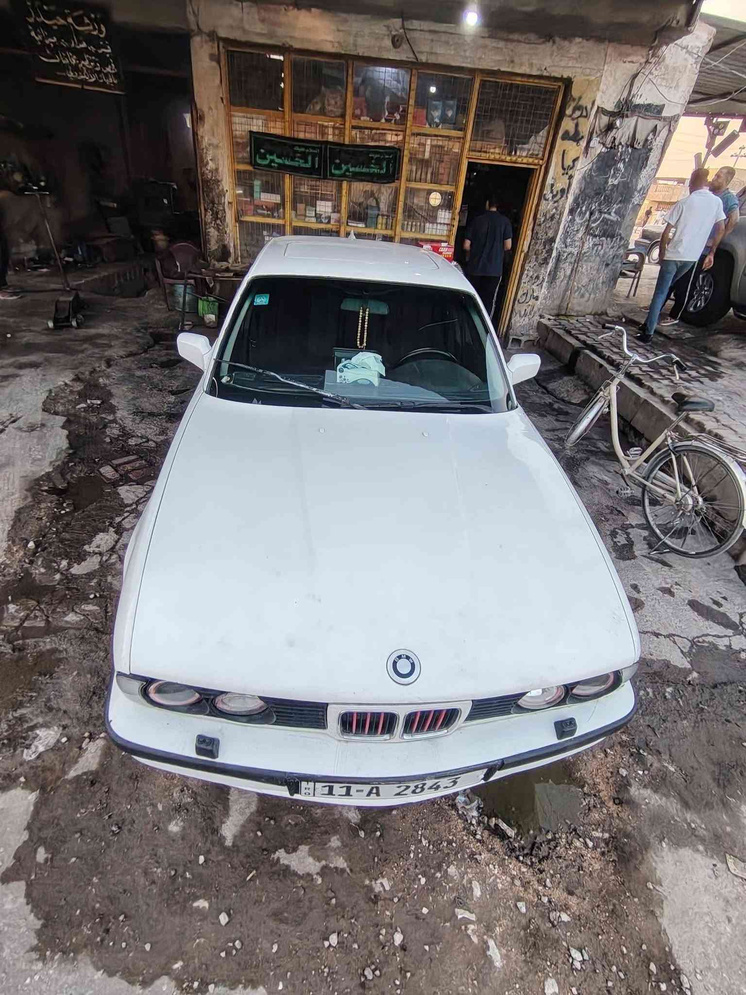 السلام عليكم
BMW525i 🤍
مسكر 1991 للبيع 
رقمه بغداد نكليزي  
مكينه وكير بجيس جدد☑️
تبريد ثلج ❄
حداديه جديدة
عليه ادامه كامله فيت بم ونوزلات وبلكات وفلاتر 
لايتات عيون شيطان 
زنون اصليه لد عدسه شرط نهار 
اشاير لد ✴️
شاشة ومنضومه سماعات دمام 🔊
سنتر لوك دبل ريموت 
فتحه سقف عاطلة
تفاصيل اكثر خاص او واتساب

عنواني النجف المشخاب
*********** 

سعر 46وبيه مجال
