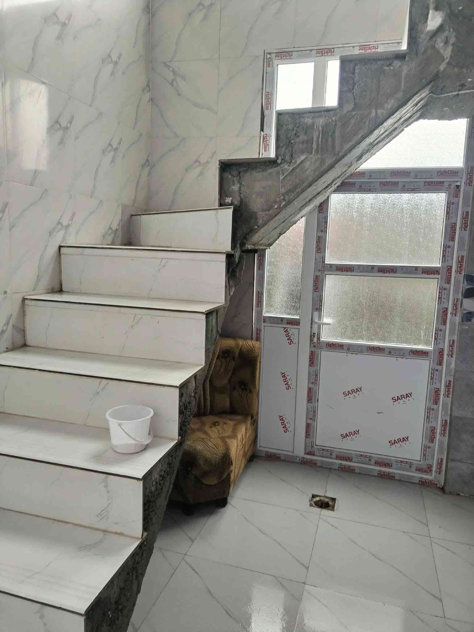 بيتين للبيع قوسيات المربع الذهبي 

مساحه الواحد 150 جبها 5 عمق 30 كامل خدمات ماي كهرب تبليط غريب 
 
كل بيت بي غرفتين نوم هول صحيات ستقبال مطبخ 

سعر الواحد 52 بي مجال بسيط للاستفسار 

***********

***********
