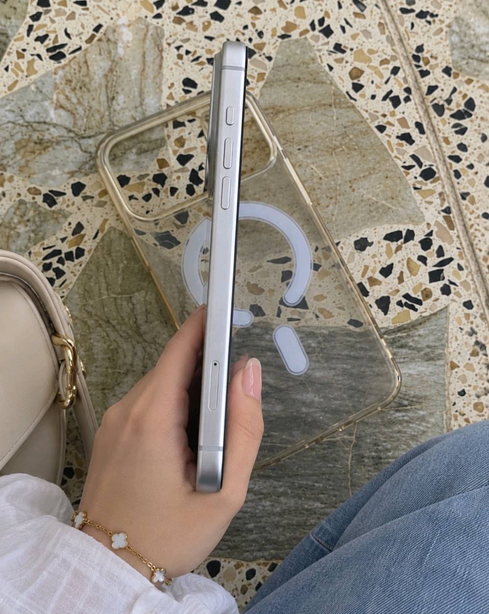 آيفون ١٧ برو ماكس • ابيض • كوبي