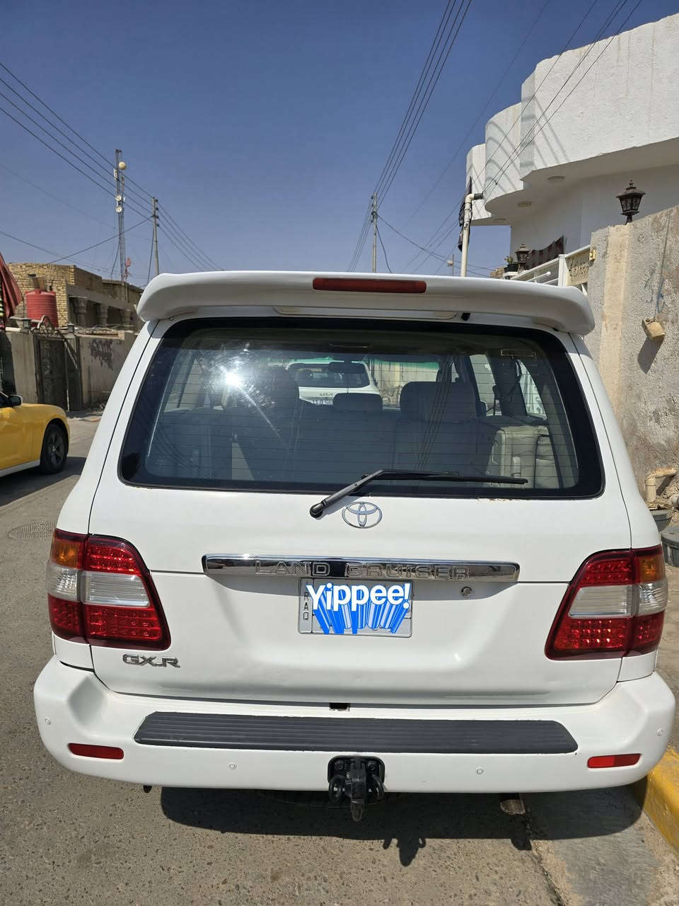 سلام عليكم 
لاندكروزر للبيع موديل 2004
 فول مواصفات تخم تاير جديد
 تبريد 
كهربائيات كله شغاله
 فتحه
 شاشه كامره HD
 ثلاث قطع تبريد 
7 راكب 
ثلاجه 
كير اوتوماتيك
 مكينه 6 سلندر 4500
 فورويل ملغي
 رقم ميسان باسمي
سونار مرفق بالمنشور تاريخه قبل يوم سويته
 للاستفسار مكاني ميسان مركز المدينة 
***********
