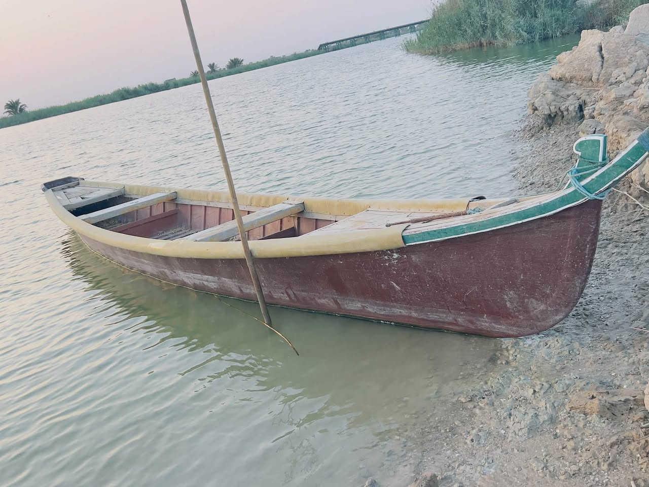 سلام عليكم خوان بلام للبيع نضيف كلش  طول 8 متر شراي يجي خاص ***********
