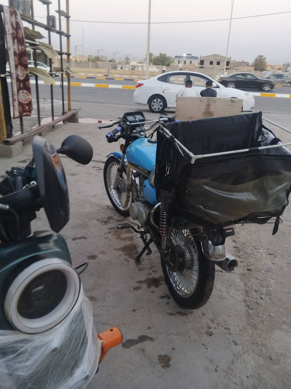 يالله السلام عليكم دراجه نوع تايكر موديل 23نضافه شوفت العين الدراجه نضيفه المحرك مفتوح العنوان بيجي السعر المطلوب 400وبيها مجال لشراي اتصل او رمش ***********
