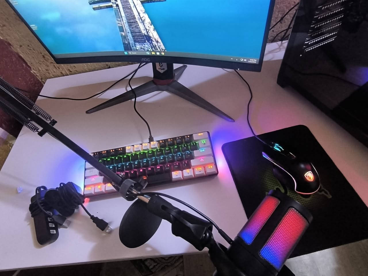 متكامل  
رقمي *********** البصره 
مواصفات البيسي
CPU AMD 57600 tray
m.b asus b650m-k prime ddrs
2
ram corsair vengernce ddr5 16G
6000hz BLACK
3
hard ssd 5/2g open WD
4
huntkey psu gx 650w pro bronze
black
5
CASEHUNREK SNOWSTORM
MAX S970BLACK
6
FAN CASE HUNTKEY GS120F
REVERSE BLACK
7
COLLER MASTER HYPER 411
NANO 
شاشه موصفاته 165والموصفات ثانيه بصوره الموضحه 
كذالك يو بي اس اوف لاين جيد جدا وبعده جديد 
طاوله نضيفه جدن وبعده جديده
ماوس كيبورد صلرلهن سنه عدي
كدامكم الموصفات وصور رايده ب 1200 بعد بس تحطله كرت شاشه وحرفيا اي العبه تعجبك شغله باعلى اداء
.
