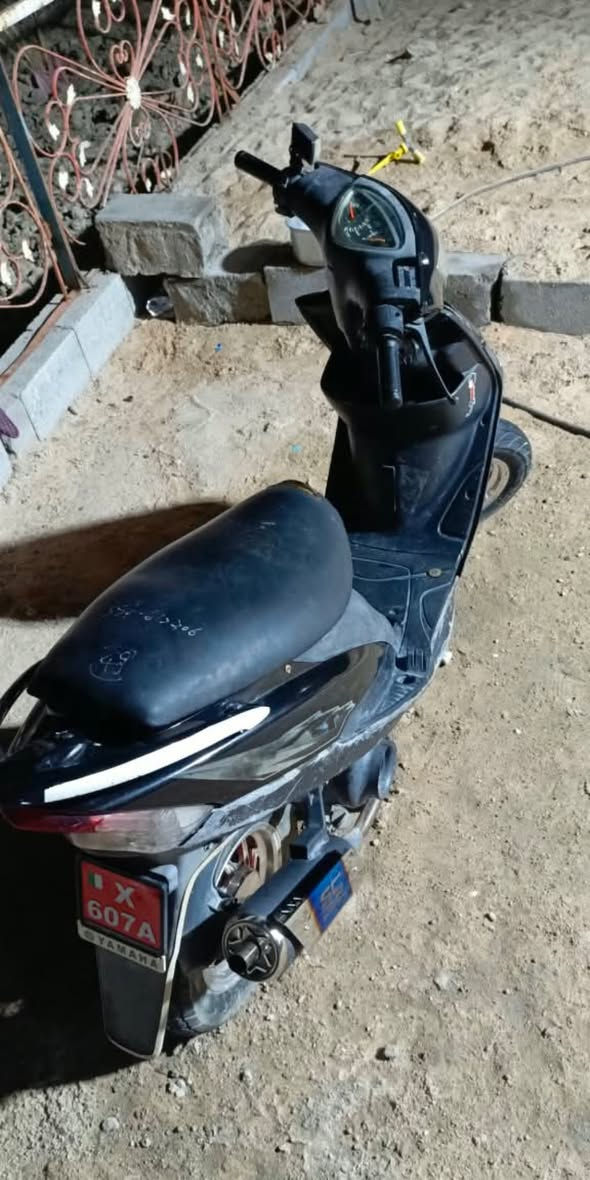 سلام عليكم دراجه ماكس للبيع ما مفتوحه  دراجه حلوه ونضيفه تجي وتشوف بعينك سعره 650وبيه مجال حك الجيه مكاني البصره شط العرب الجزيره رقمي ***********
