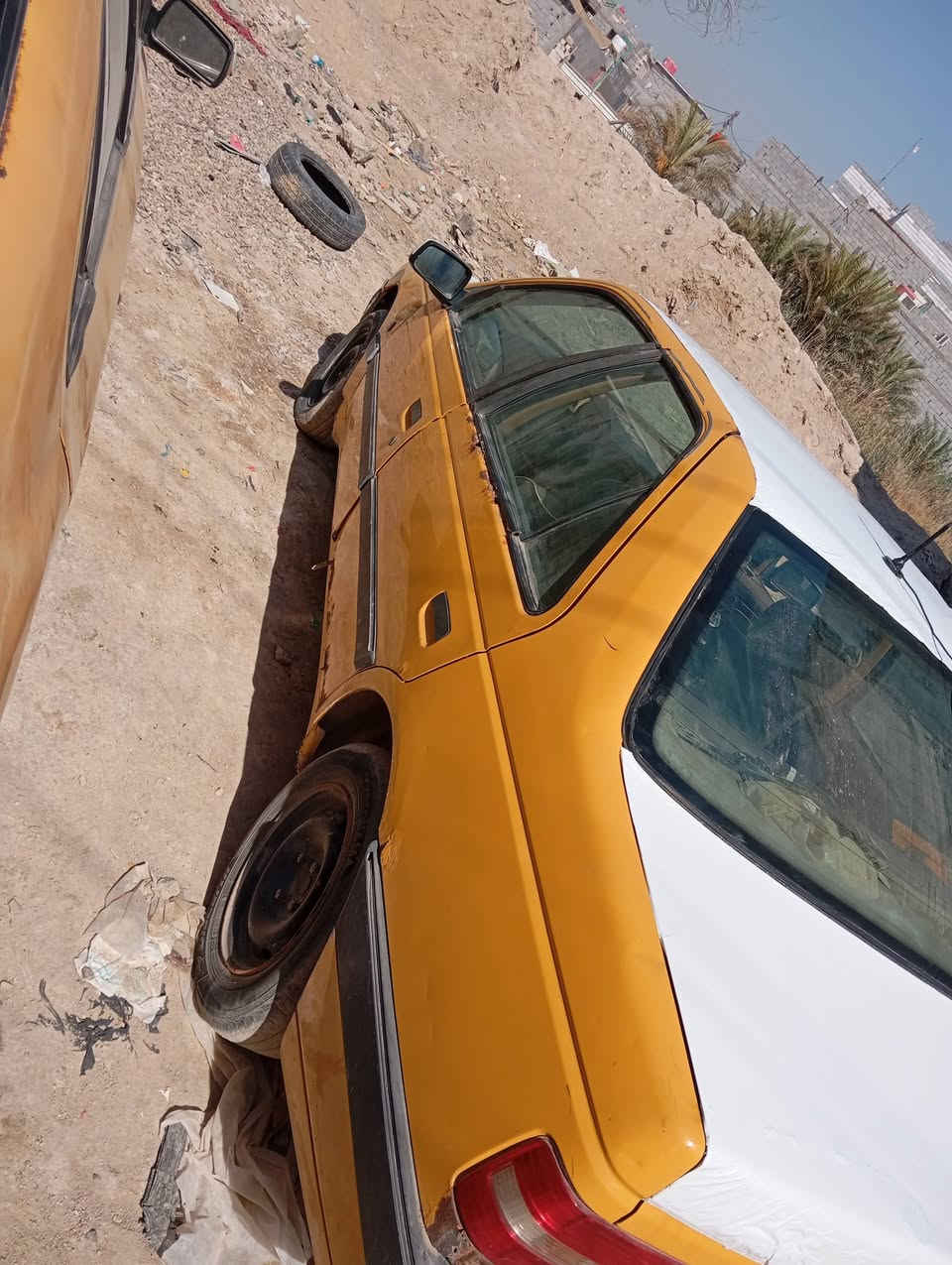 بيجو للبيع 405. 2016 بيها نقوصات راعيها موجود سعره 25 وبيها مجال***********
