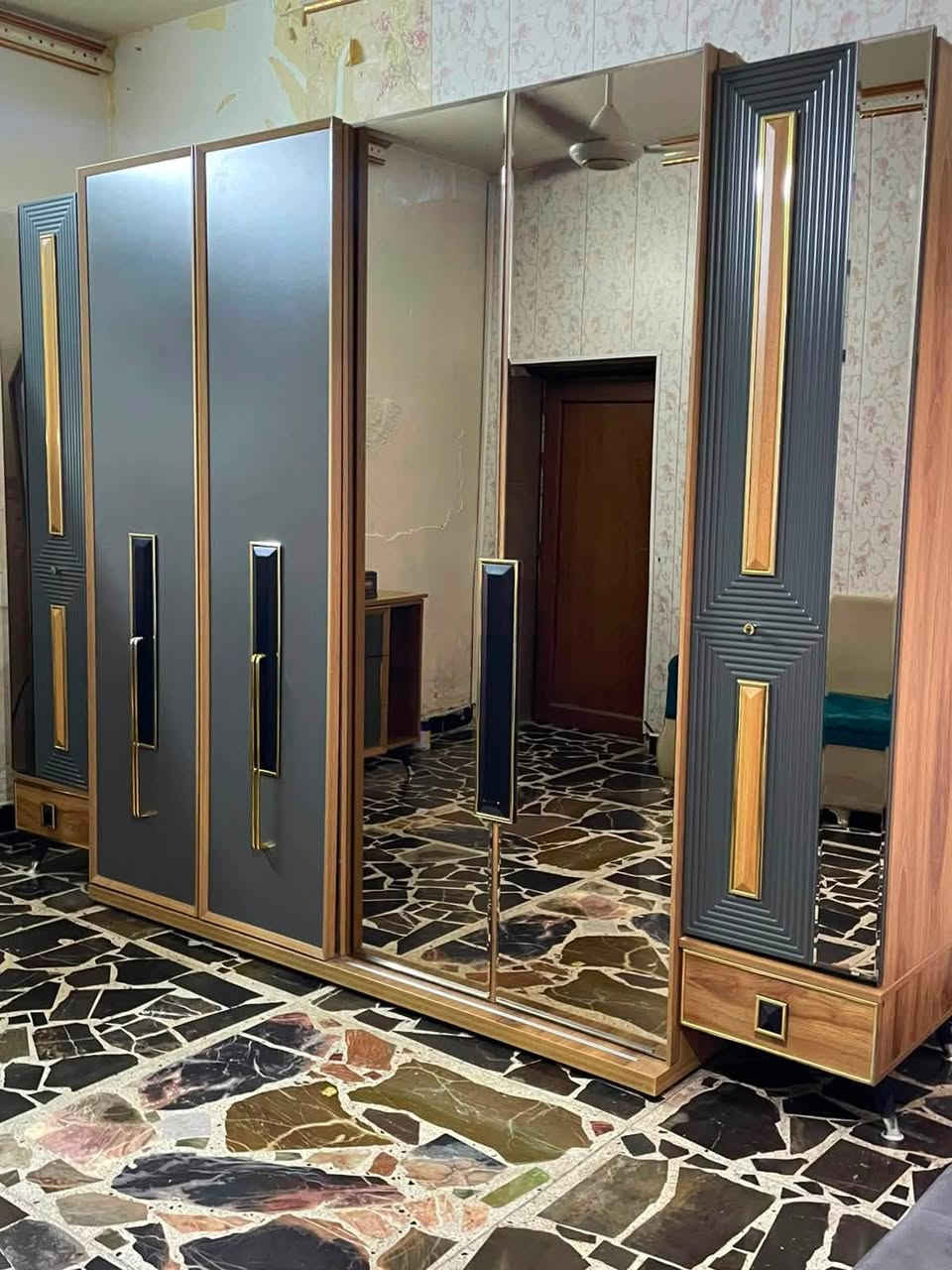 ‏غرفة تركية ماخذها من القند 23 ورقة وهس أريد أبيعها مستعجل عنوان بغداد جميلة اللي يريدها يدخل خاص يراسل لو يتصل على هذا الرقم *********** بي وتساب
