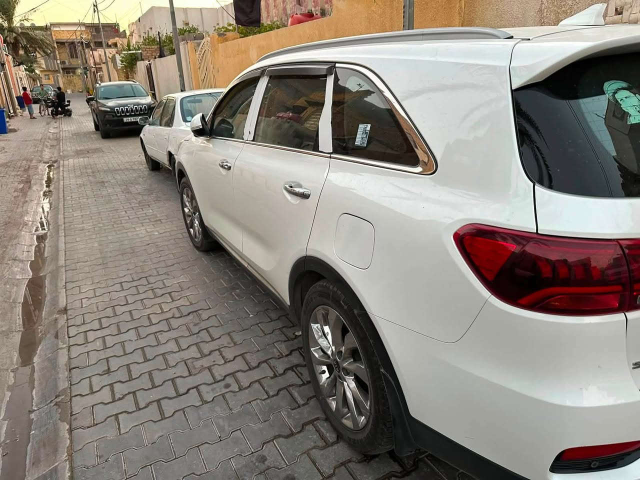 سورنتو 2020 مكفولة كفالة عامه من البارد والصبغ 

6V
7راكب

مواصفاتها معروفه شاشه اربع وضعيات قيادة بصمه اشاير بالمرايه كشنات كهربائيه شاحن لاسلكي 

السعر 240$ وبيها مجال بسيط مكانها كوت ورقمها واسط 

*********** رقم تلفون 📞
