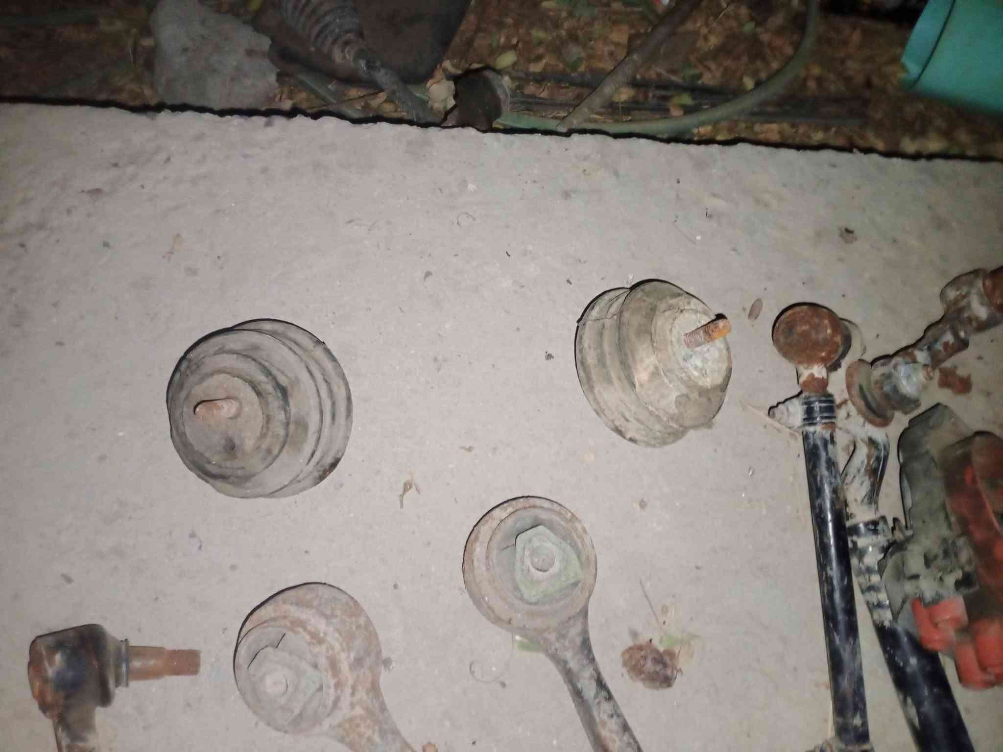قطع غيار سيارات • للبيع • واتساب