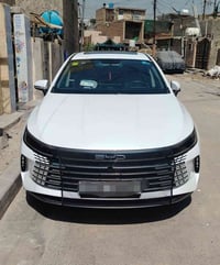 ديستروير • ٢٠٢٥ • ابيض صدفي