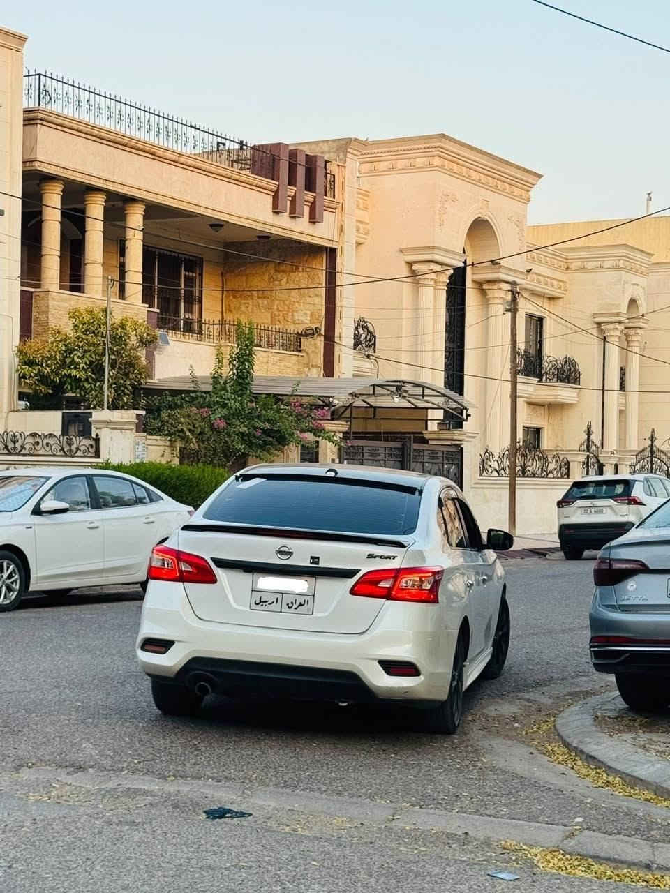 NISSAN SENTRA 2017
***********
نیسان سێنترا 2017 - فول مواسەفات SR
​گێڕ: ئۆتۆماتیک 
​مەکینە: 1.8 لیتر (4 سلندەر)
​بەسمە دەرگا و کارپێکردن
​بئ سلايد
​کوشن جڵد   گەرمکەرەوەی کوشن (کوشن هیتر)
​شاشە و کامێرای دواوە
​سیستەمی دەنگ BOOS 
​سپۆیلەری دواوە باڵ
​ویل کۆپ کەپ (رینگ سپۆرت)
​ئاوێنە کارەبایی و هێمای ئاوێنە (ئیشارەت)
سعر ١٠٥ $
​سیستەمی لێخوڕینی Eco / Sport / Normal
3N1AB7AP4HY292890
سياره كه له هه وليره
***********
بئ صبوغة أربيل, العراق

