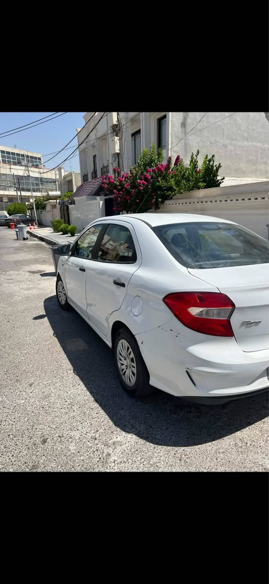 فورد فيكو 
موديل. ٢٠١٩
كير ئوتوماتيك
سياره كه.  كير مه كينه و تبريد كاره باي به شه رت. سياره كه. رقم سه نه وي هه زه هه مووي نويه.  به ناوي خومه.  سياره كه. ٣ بارجه سبوغه به بي داخلي به بي ارباك.    رقم تلفون واتساب *********** أربيل, العراق
