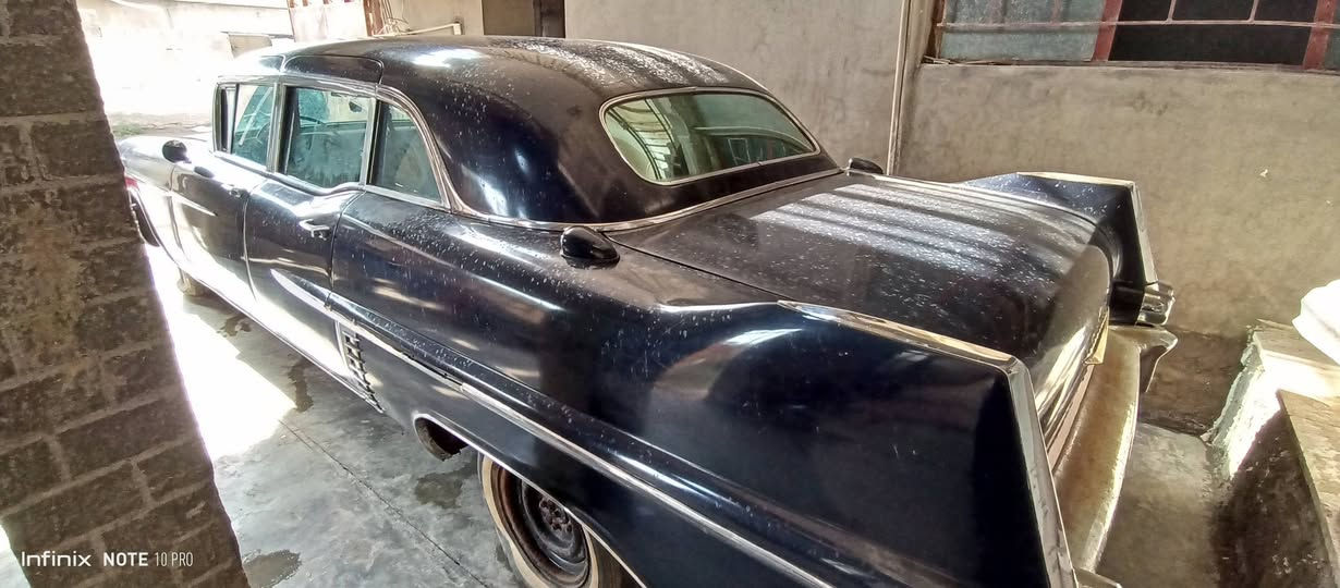 للبيع كديلاك موديل 1957 بغداد  رقمهة السعر 8شدات واترجاكم لحد ايعلق سلبي عيب والله  رقمي ***********
