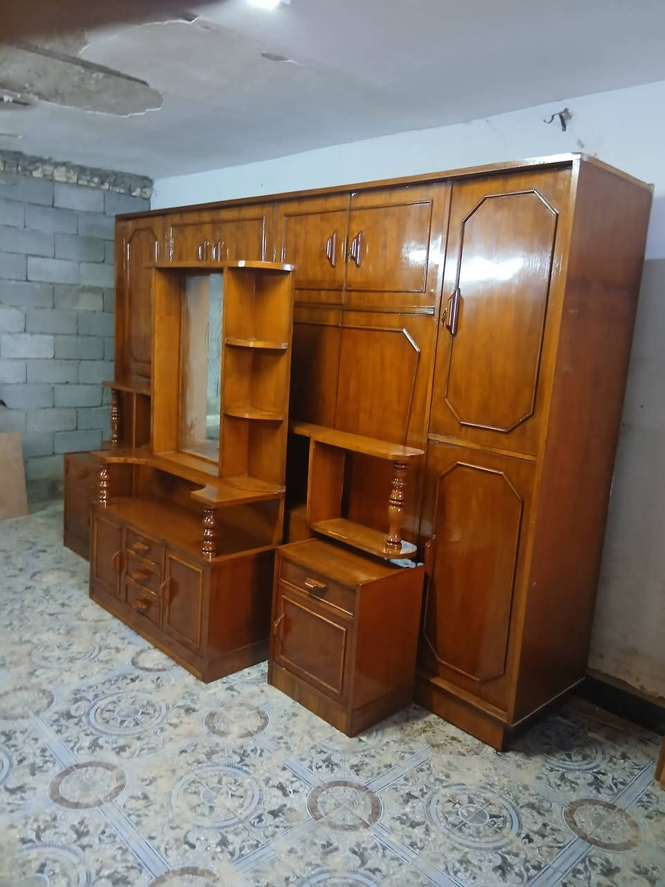 غرفه صاج • ٦ ابواب • نظيفه