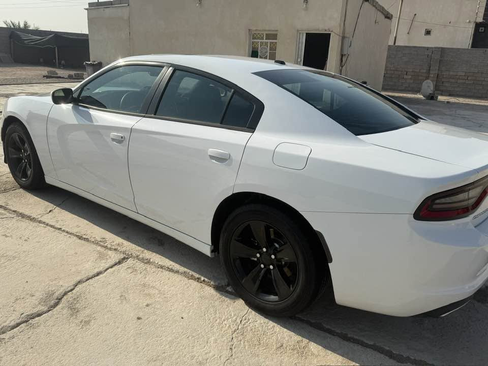 دوج تجارجر sxtموديل 2015 اربيل 
موصفات فول 
دخول وارد كندي كلين تايتل 
داخل لعراق تبديل باب السائق 
سياره جاهزه من كل نواحي
استخدام شخصي
ماتصرف عليها الف …
كير خير من الله كارتون
مكينه شرط لفحص
حداده عامه خير من الله
تخم تاير كارتون
لايت زنون منضومه كامله اصليه
للمعلومه سياره اجمل من صور بهواي 
مكان سياره بصره
السعر $$$ 183$
وبيها مجال حك جيه
للاستفسار ***********
***********
