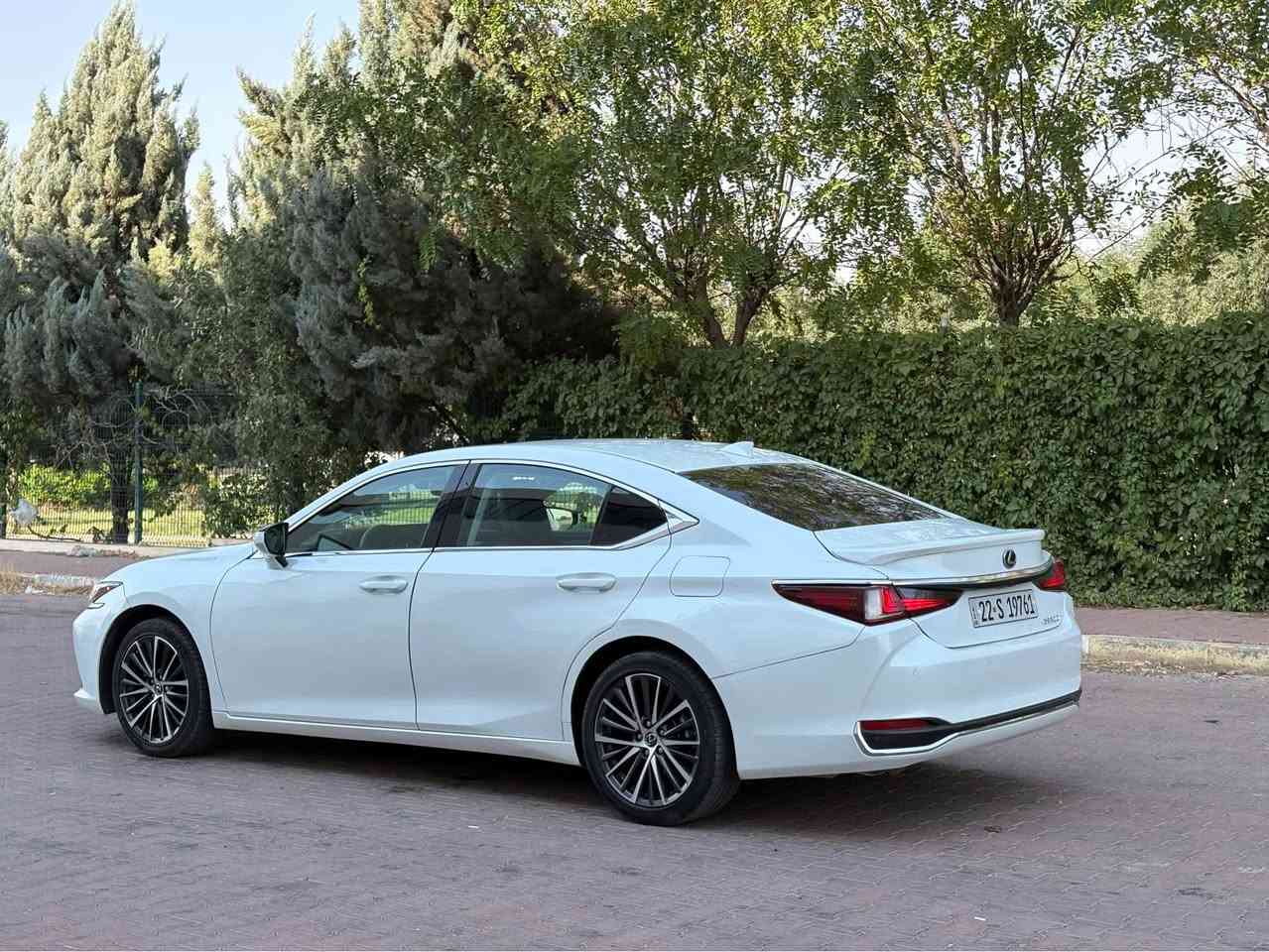 کوردی /عربی 
*********
دروستكراوي :- lexus 300h hybrid 2024
مۆدێل :-  300H 
ساڵ : 2024
بزوێنەر : V4 2.5L
بگۆری بزوێنەر : Automatic 
سوتەمەنی : hybrid 
نرخ : 220$بيها مجال بصيط
دۆخ : بەکارهاتوو
صبغ:عام بدون داخل ارباك دكمه سيستم
ماوەی ڕۆشتوو: . 43الف ميل
تابلو ئوتومبێل :  هەولێر
***********
النوع :-     lexus 300h hybrid 2024
المودیل : 300H
السنة : 2024
المحرك : V4 2.5L
ناقل الحركة: Automatic
نوع الوقود : hybrid
الحالة: المستخدم 
صبغ :عام بدون دواخل ارباك دكمه سيستم
السعر: 220$بيها مجال بصيط
عدد اميال : 43الف ميل
رقم السیارە: هەولێر 
عنوان : عقره
واتساب *********** Singapore
