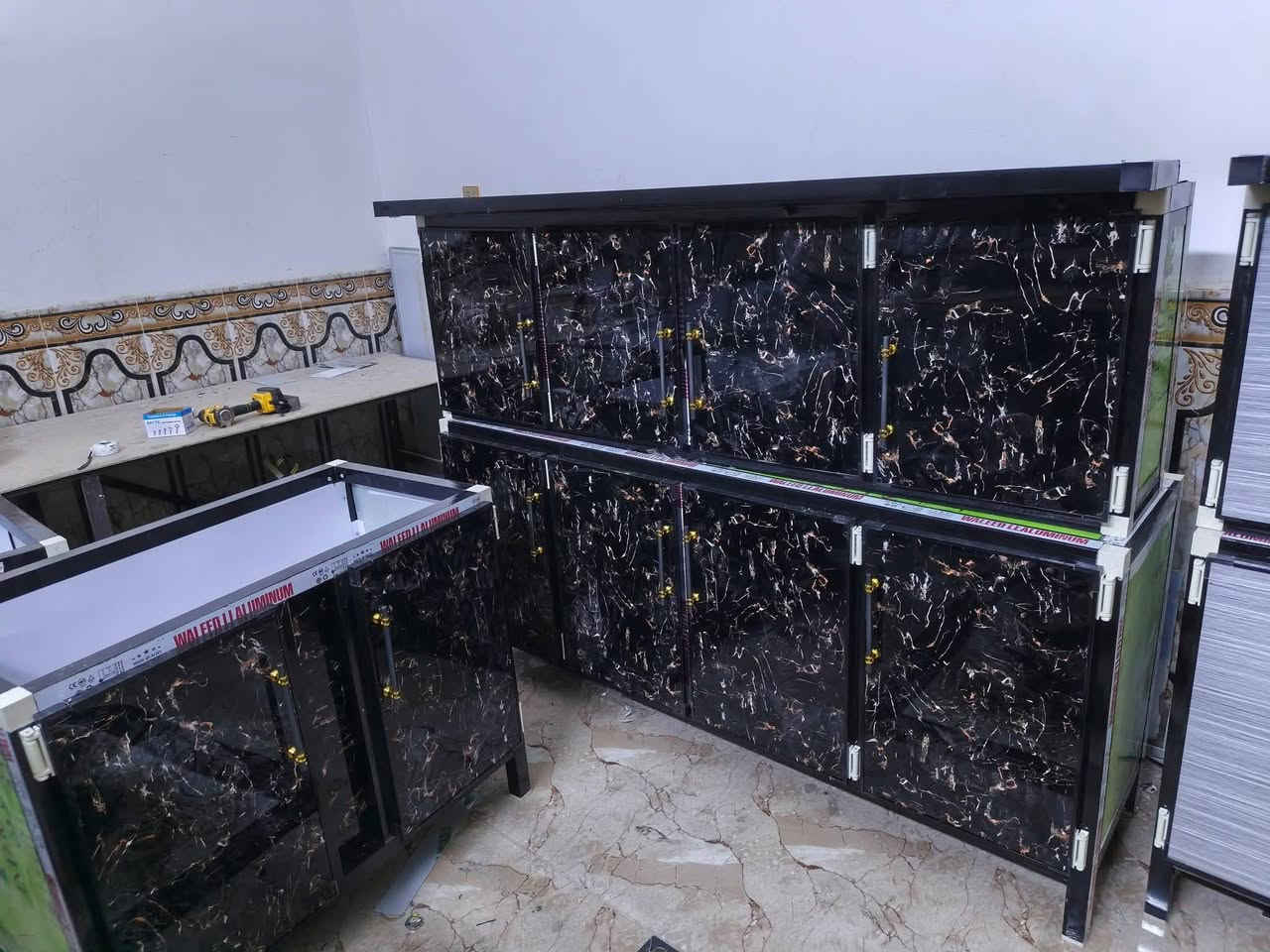 السلام عليكم البيع والشراء كاونترات مستخدم والجديد مكان ناصريه حي الفداء شارع مدارس رقم الهاتف *********** يرهم مراوس ب مسخدم
