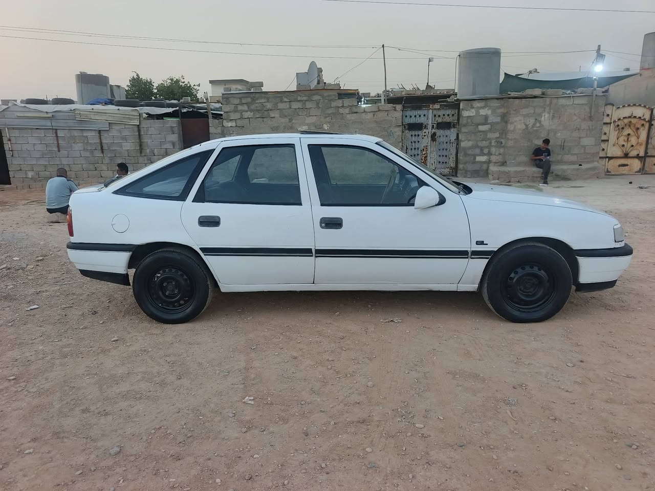اوبل فكترا موديل 1991 حجم 16 كير محرك شرط صبغ دواير فقط بدون ضرر كهربئيات كيجات كلها شغاله طخم درامشفتات جديد داخلها نضيف سياره قتصاديه وجاهزه رقم نينوى مشروع وطني سنويه لل 2029 شرط التحويل السعر 36 وبيها مجال بصيط 
***********
***********
