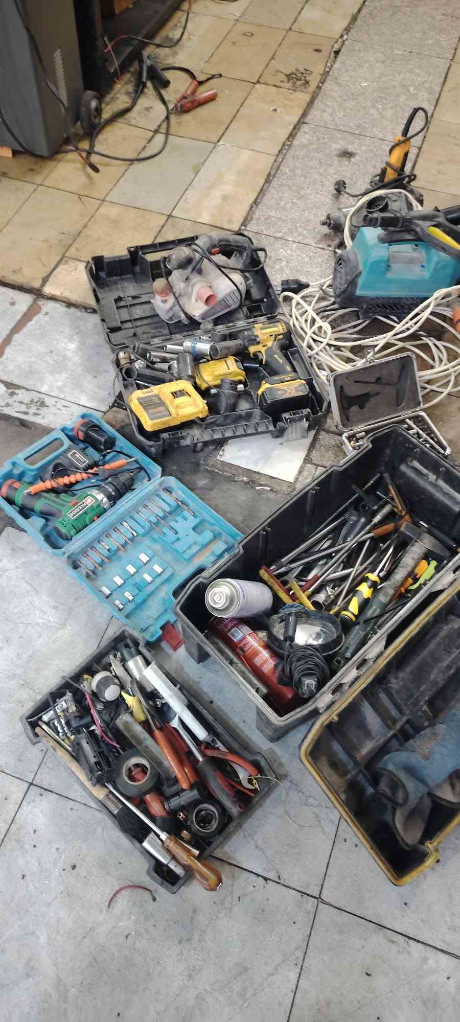 عدة كاملة • دريل كهربائي • مسدس صبغ