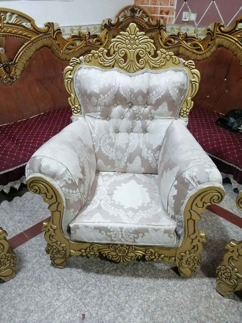 زان ملكي نضيف 10مقاعد عنوان كوت زهراء سعر 275ب مجال شراء
