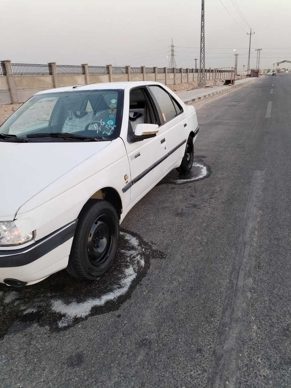 بيجو 405 مديل 12 بيها بنديد مبندل وجاملغ ايمن كير ومحرك عل فحص تخم تاير جديد مكان نجف سنويه 2027 سياره بسمي بيع مستعجل سعر38 وبيها مجال بصيط للستفسار الاتصال بلرقم ***********.
