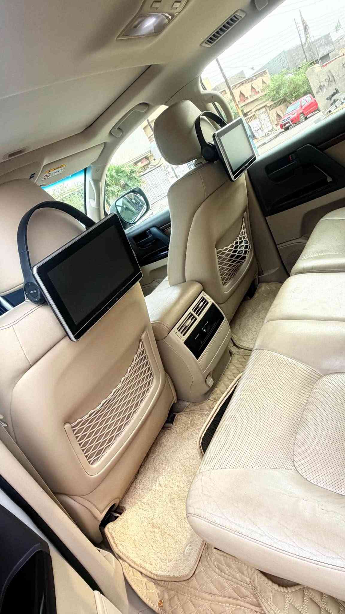 لاندكروزر V8 • ٢٠١٩ • البصرة