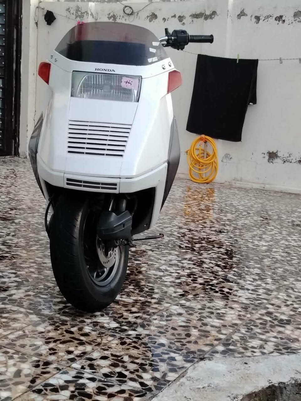 البيع السعر، خاص المكان شاميه لا مو شراي لا يراسل الدراجه مامفتوحه ولا ملعوب بيه كله شغال بيه مابيه نقص وهاذه رقمي ***********

