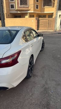 نيسان التيما 2018 للبيع صبغ حزام بدون دواخل  جاهزة من كلشي بدون اي نقص...