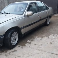 اوبل اوميغا • ١٩٨٧ • مكينة ٢٠٠٠