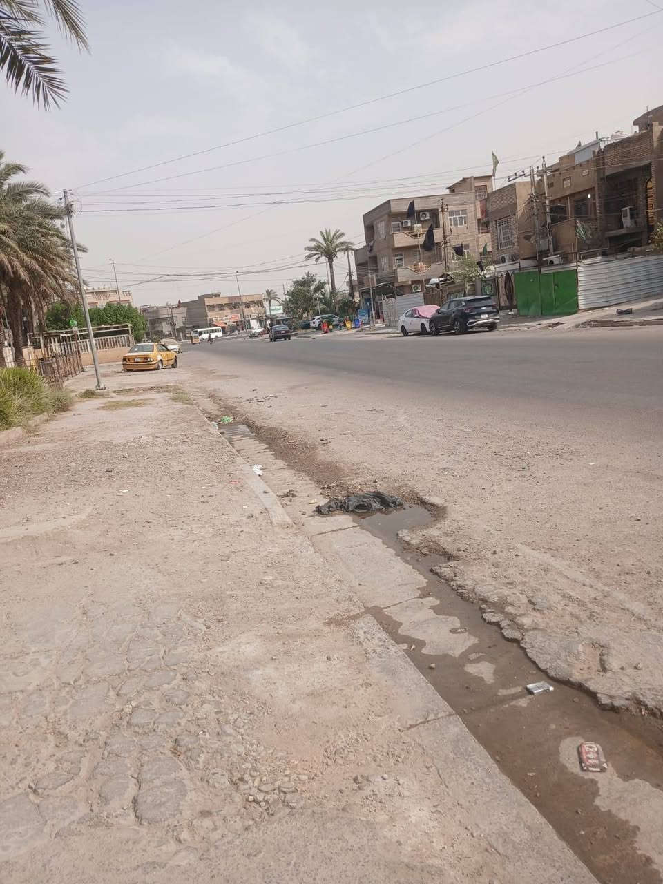 دار طابو صرف للبيع مساحة 300متر  واجهة 10متر و نزال 30متر يتكون من طابقين العنوان البلديات قرب شارع الكنيسة فرع جامع الامام المهدي ( الشارع العريض) ممكن بيع نصف الدار  للاستفسار ***********
