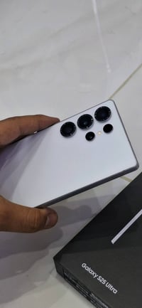 سامسونج S25 الترا • ٢٥٦ • اوف وايت