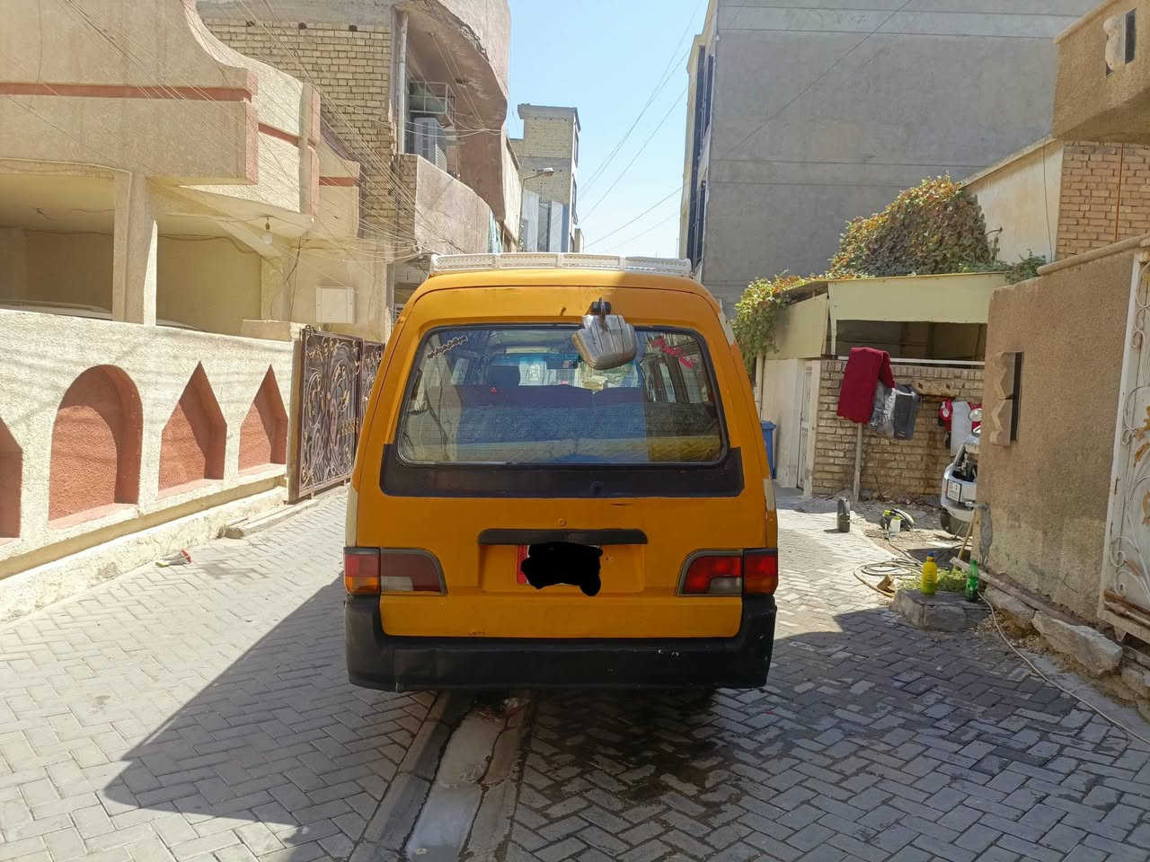 سلام عليكم اسيا للبيع لون اصفر مكينه كير اكس كاردن كلها كفاله و الك تراي البصره تخم تاير جديد باتري بم مال كاز جديد سياره نكره سلف سنويتها نهايه ٢٧ مشروع وطني 
مكانها بغداد لاعظمية ٤٠ و بيها مجال بسمي سياره مصفره من كلشي ***********/***********
