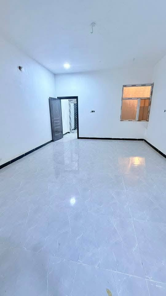 دار بموقع مميز للبيع  شارع  20م 🏠
🛑المساحة 300م جاهز للسكن
🛑 ثلاث غرف  ـ صالة ـ استقبال ـ مطبخ ـ كراج ـ حديقاتان
🛑المجمع السكني الأقرب والاجمل 
🛑من يرغب بالإستفسار التواصل على الارقام التاليه: 
***********
***********  
🏠 نستقبل كل العروض في مجمع المختار:  بيع . رهن . إيجار 
🏠 تابع الصفحة ليصلك كل مايخص المجمع من عروض مناسبة
