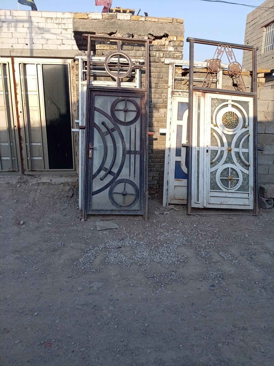 السلام عليكم
للبيع
شيلمان بلجيكي +ايراني
ابواب شبابيك
زوايا
بوري مربع
العنوان كوت شارع النفط قرب كهوة بيت الطين
***********
