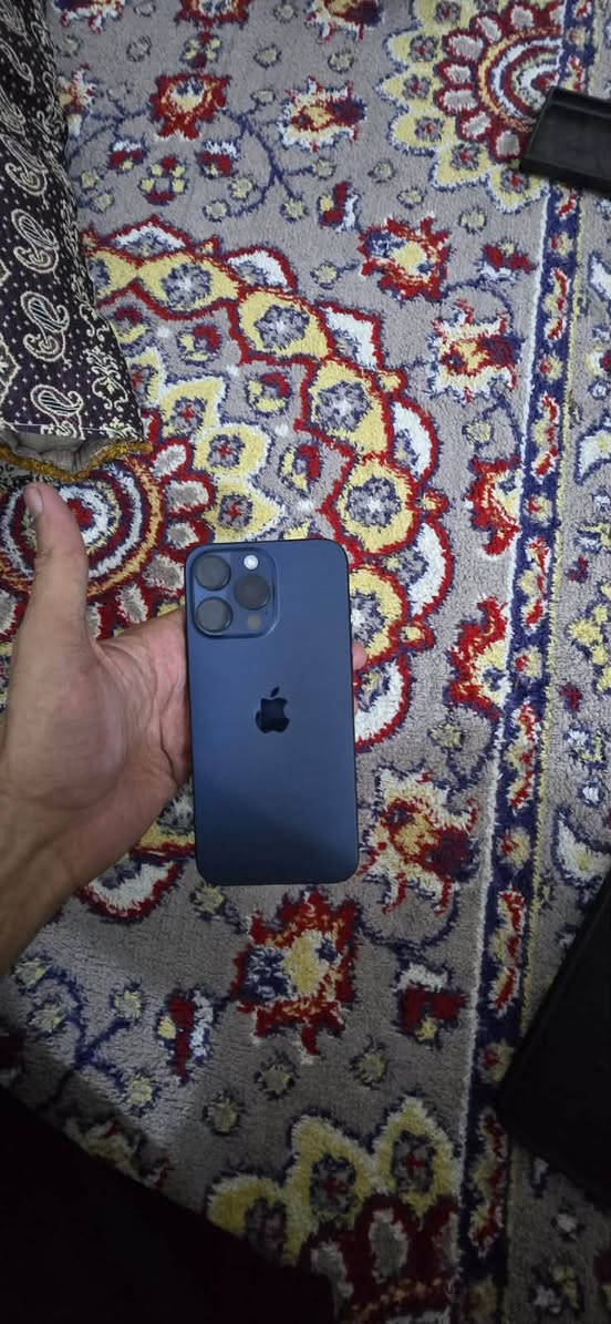 سلام عليكم ايفون 15 بروماكس ذاكره 256 بطاريه 87 الجهاز مامفتوح السعر 950 عنواني بغداد الدوره رقمي ***********

نص مكتوب في الصور:
- LTE 7:06
- حالة البطارية
- عادية
- تعمل بطارية iPhone هذه على النحو المتوقع. حول البطارية والضمان...
- الحد الأقصى للقدرة
- 87%
- هذا قياس لقدرة البطارية مقارنة بقدرتها عندما كانت جديدة. قد تسبب القدرة المنخفضة تقليل ساعات الاستخدام بين عملية الشحن والأخرى.
- عدد الدورات
- 638
- هذا هو عدد مرات استهلاك iPhone لقدرة البطارية.
- معرفة المزيد...
- تاريخ التصنيع
- كانون الأول ٢٠٢٣
- أول استخدام
- آذار ٢٠٢٤