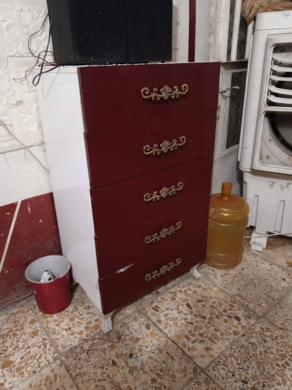من رخصة الادمن المحترم :
متوفر للبيع غرفة اخشاب تركيه ضخمه خشب قوي جدا 8 قطع بالواقع احلى من الصور السعر 300 وبيها مجال قليل جدا بيع مستعجل المكان بغداد الرشاد *********** متاح واتساب واتصال
