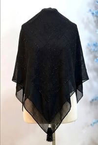 ✨ ربطة لورا سواد فاحم 🖤✨ خامة لورا بنعومة وفخامة لون أسود عميق يليق بك...
