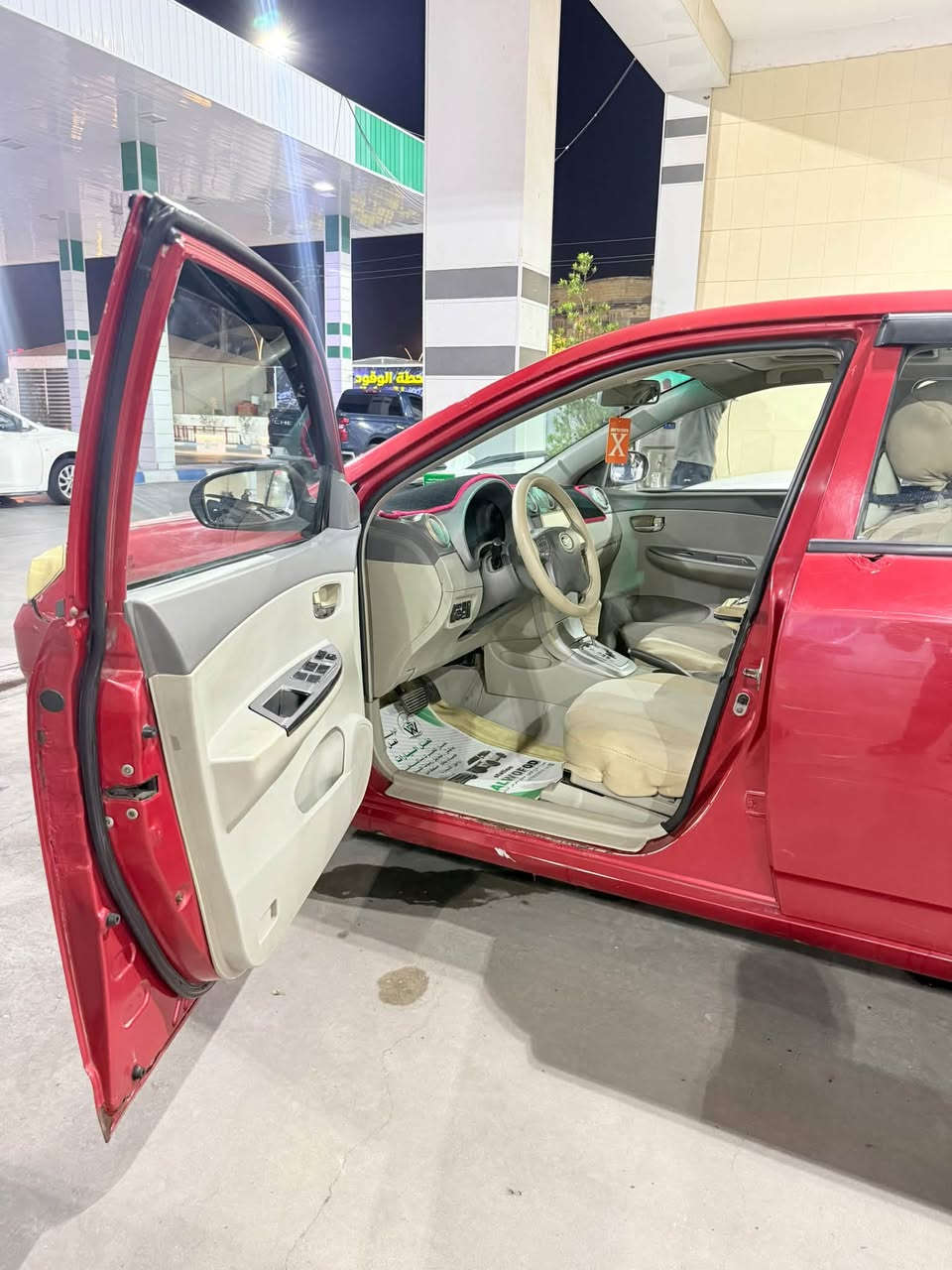 BYD G3 2016
محورة كير ومكينة كورلا نحلة 1800 

السيارة مواصفاتها : تبريد شغال ، شاشة ، بصمة ، فتحة ، زنون ، دوشمة ، ارضية جلد ، تايرات زوج امامي جدد ، حدادية 100‎%‎ كلها جديدة حتى المشط ، سنوية بأسمي الى 2030 ، السيارة مامتعوبة استخدام شخصي وجاهزة تماما 

ملاحظات السيارة : تنقص دهن ، البدي كما موضح في الصور ، خياس ، جراد في البنيد والقمارة ، بدون صبغ او ضربة 

للبيع السعر 50 وبيها مجال بسيط .. مكانها البصرة القبلة ..
للاستفسار مراسلة الخاص او الاتصال على الرقم ***********
